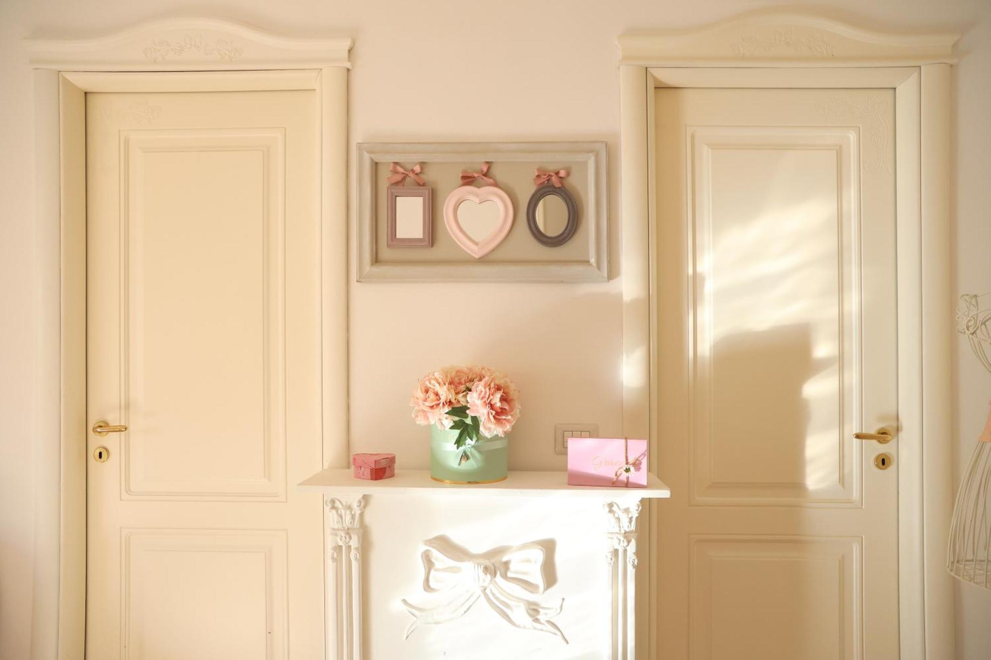 Grace'S Home In The City Center เนเปิลส์ ภายนอก รูปภาพ