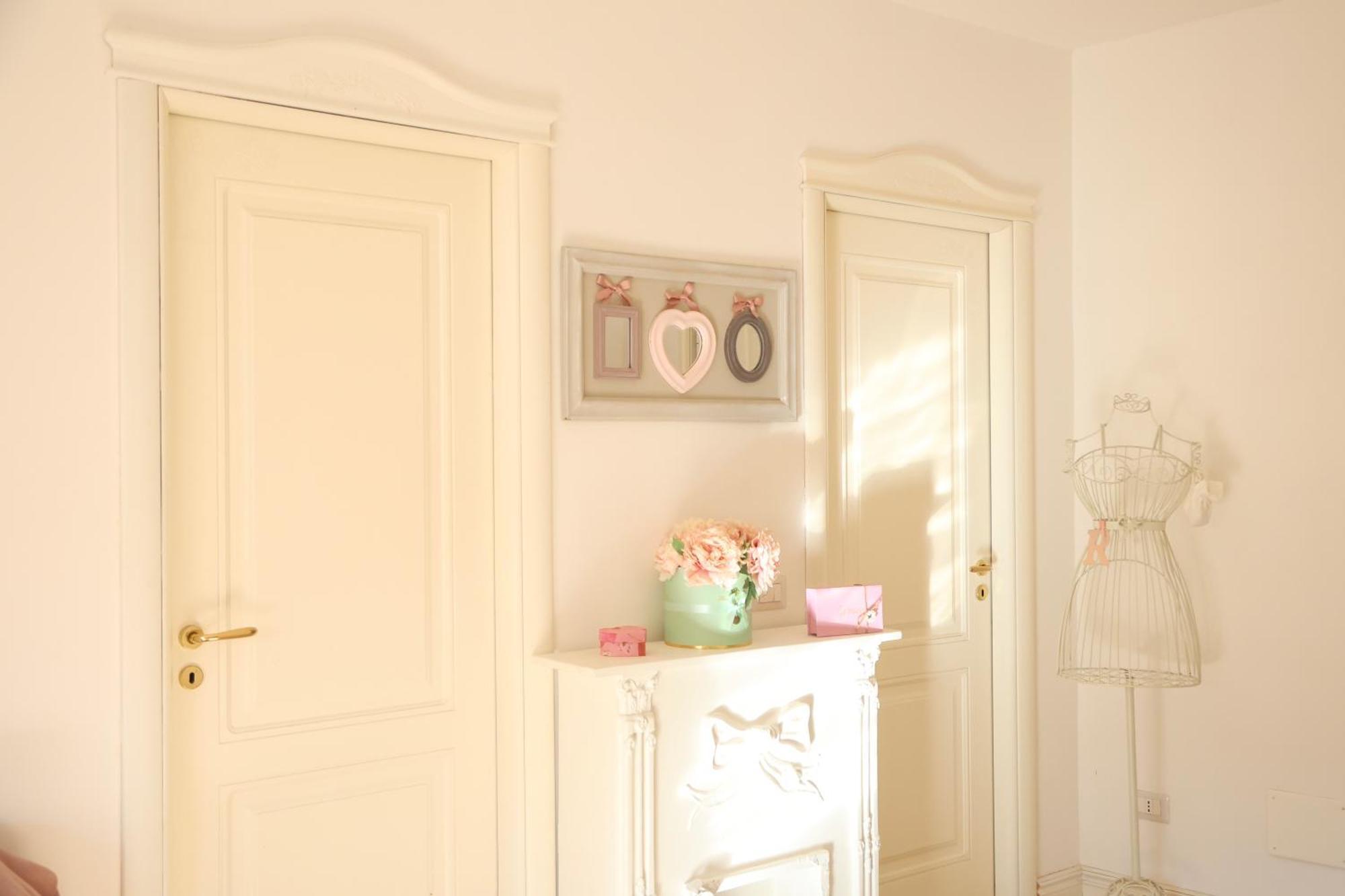 Grace'S Home In The City Center เนเปิลส์ ภายนอก รูปภาพ