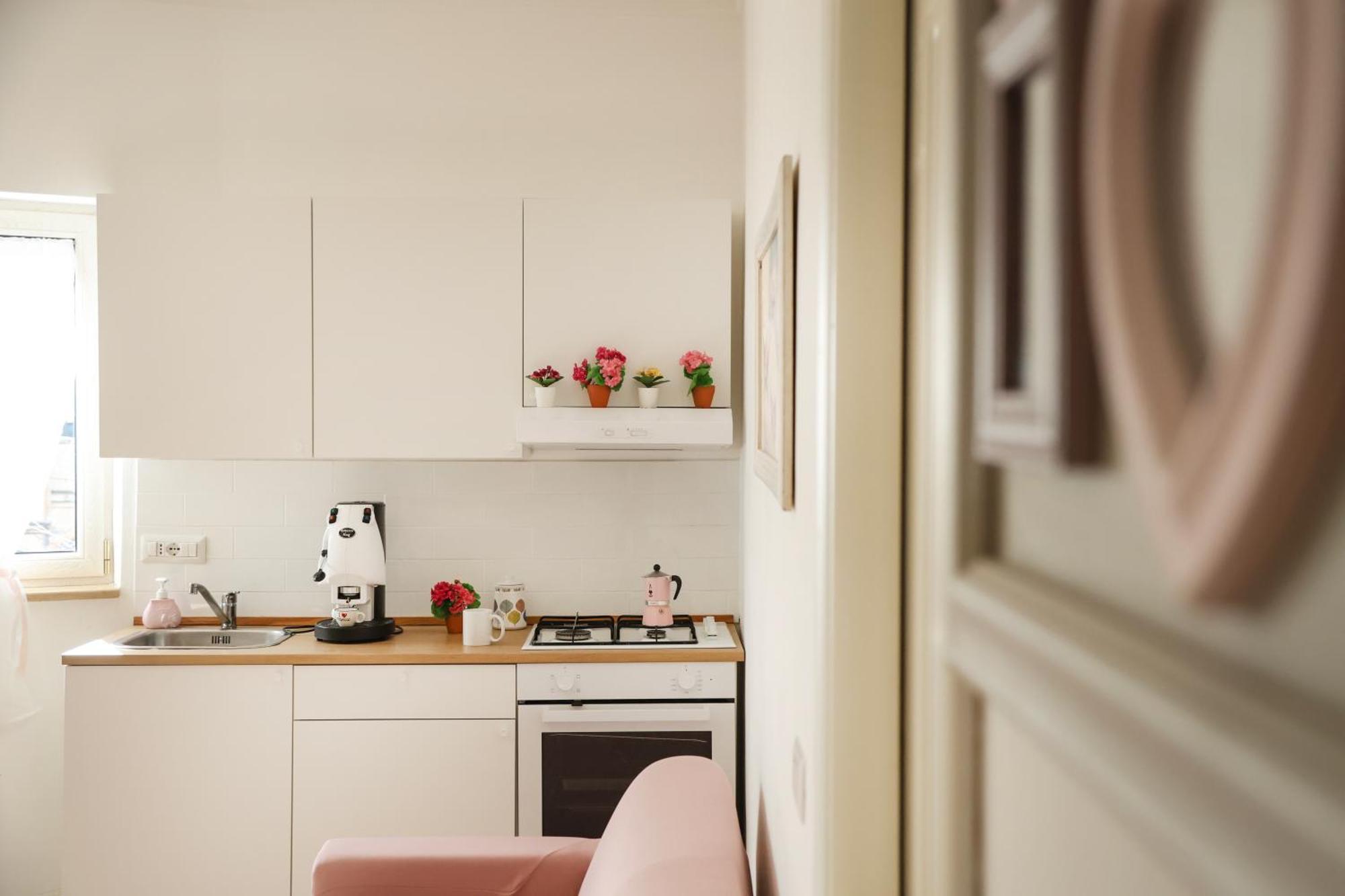 Grace'S Home In The City Center เนเปิลส์ ภายนอก รูปภาพ