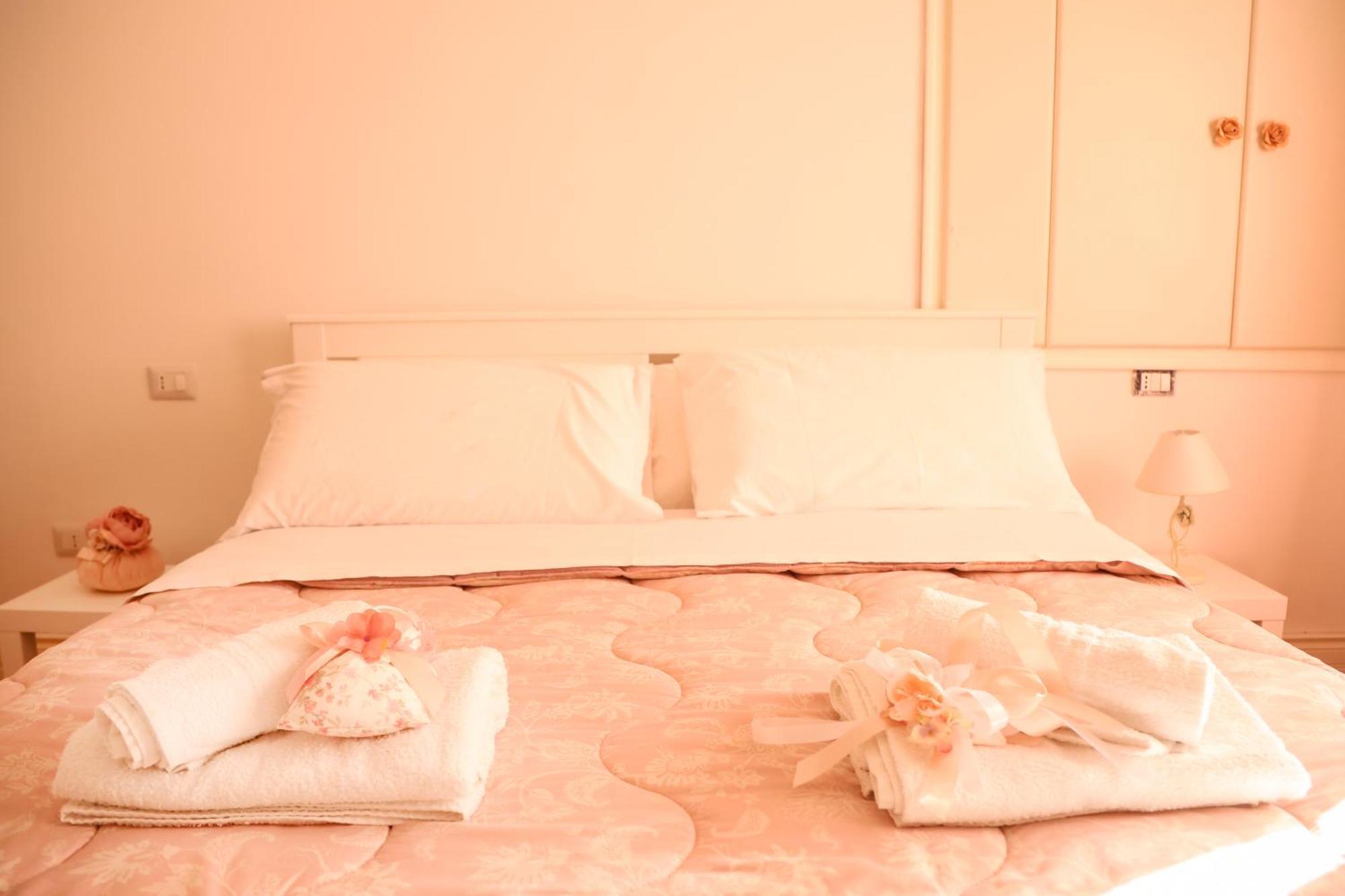 Grace'S Home In The City Center เนเปิลส์ ภายนอก รูปภาพ